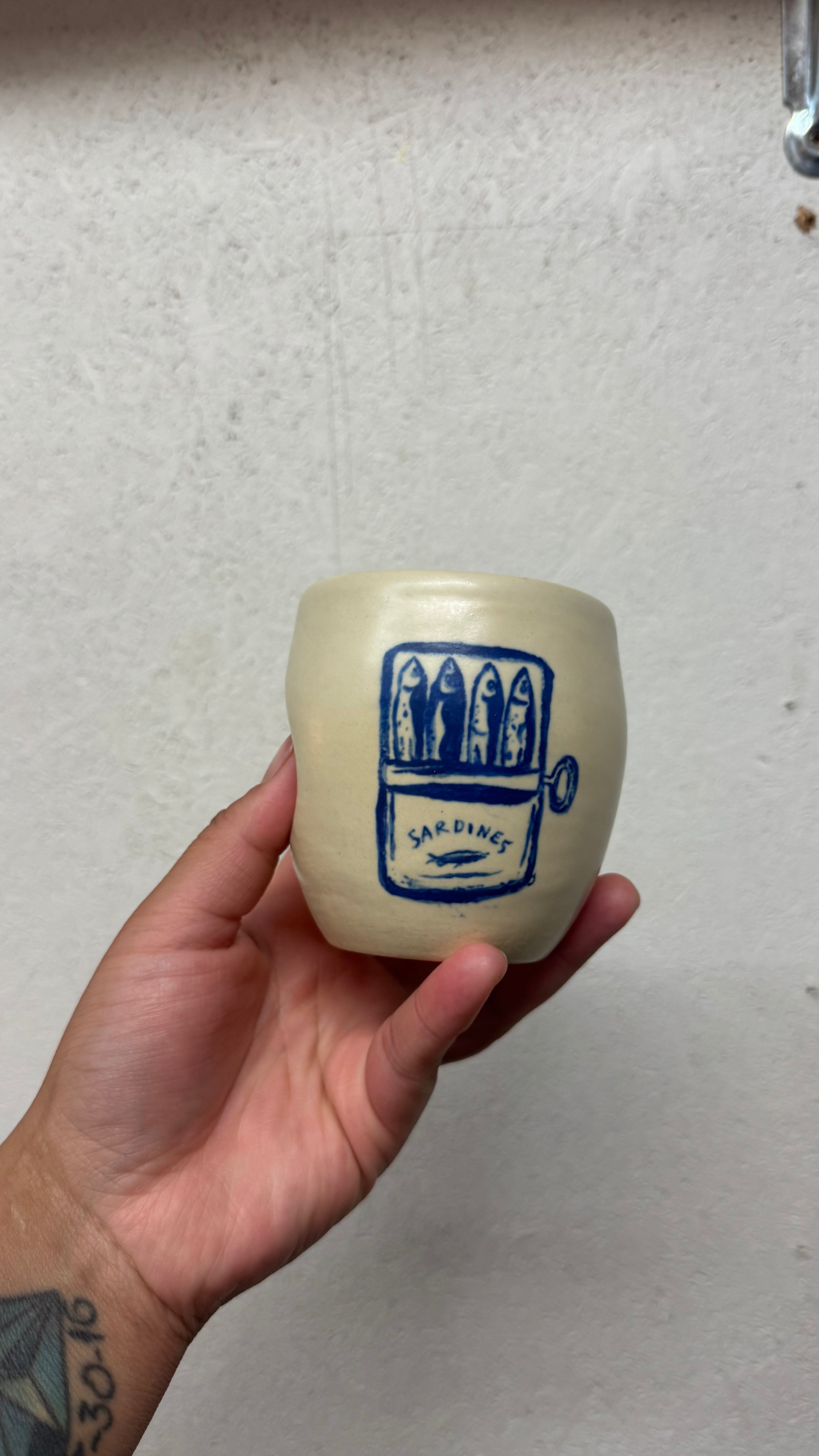 Sardine Thumb Cup