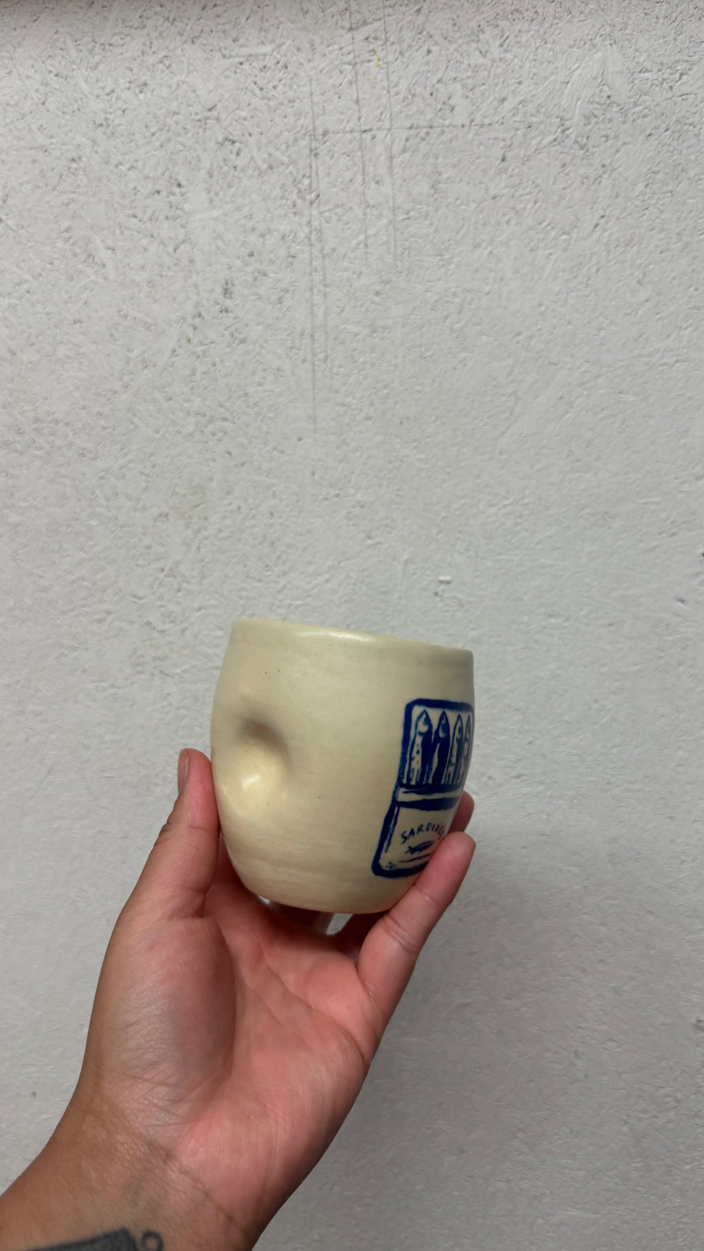 Sardine Thumb Cup